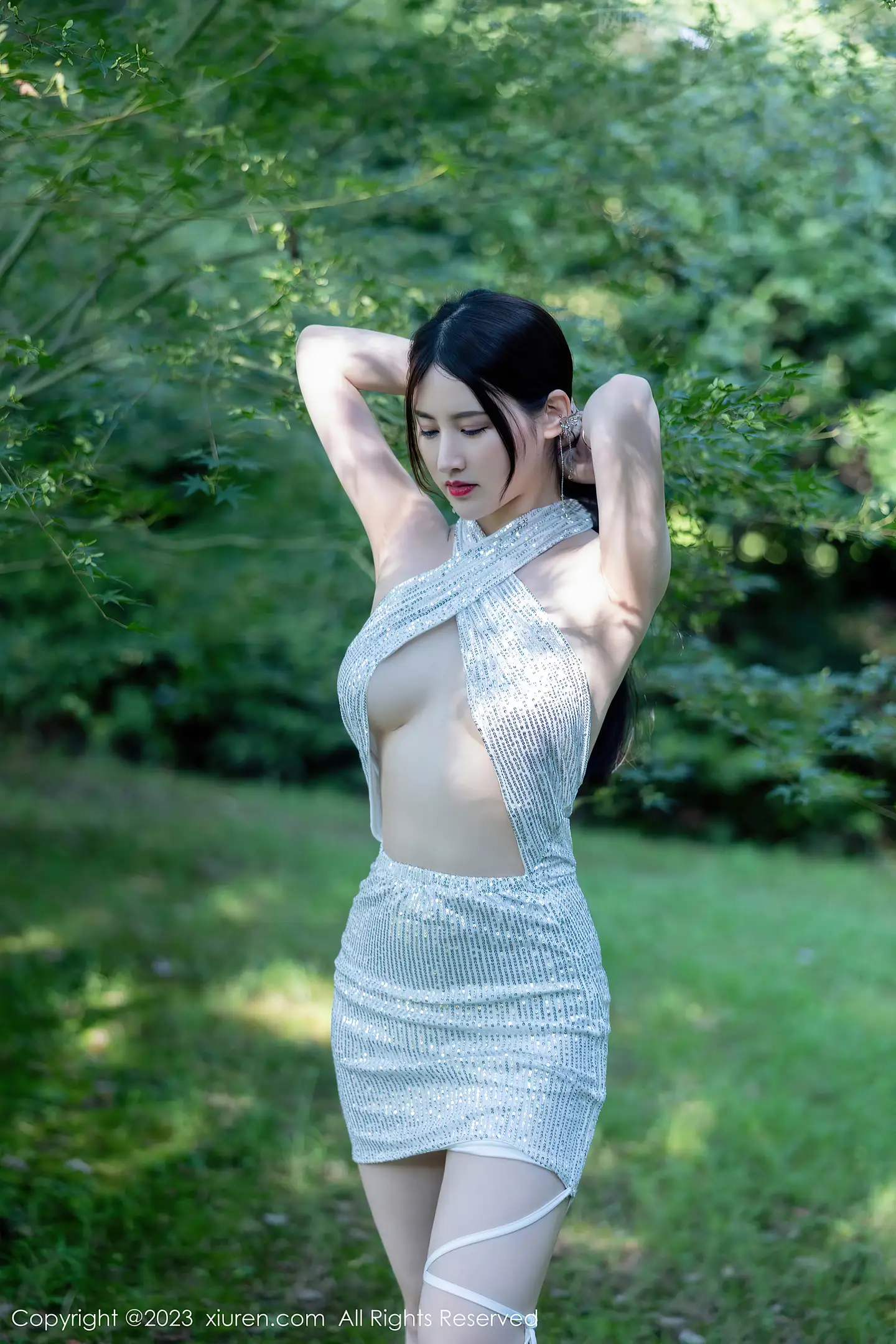 图片[2]-[XiuRen秀人网]VOL.7441 模特诗诗kiki性感蓝灰蕾丝内衣配黑丝袜秀丰腴身姿惹火诱惑写真79P-秀人网官方网站